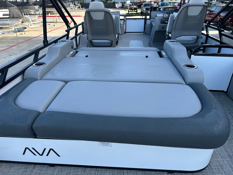 Slide: The Image of Avalon VNT85 VRB23T 2025 - 28