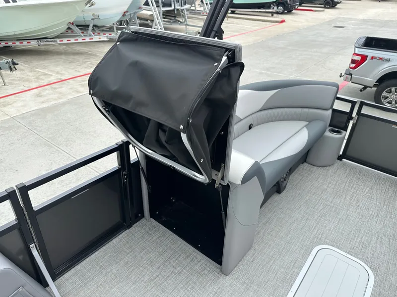 Slide: The Image of Avalon Venture 85 Versatile Rear Bench - 23' 2025 - 23