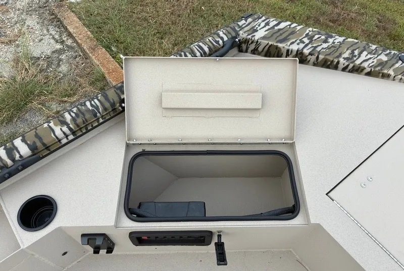 Slide: The Image of Avid 18 Commander 2026 - 8