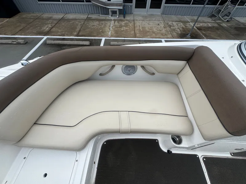 Slide: The Image of Bayliner 215 Deck Boat 2014 - 17