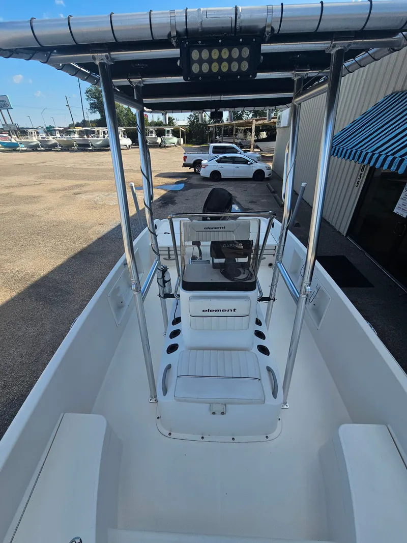 Slide: The Image of Bayliner Element F21 2018 - 14