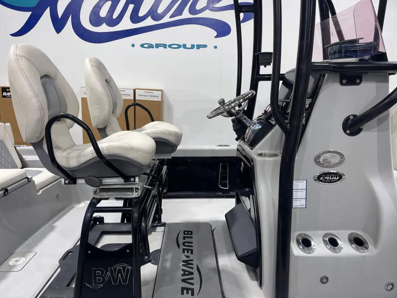 Slide: The Image of Blue Wave 2400 Pure Bay 2020 - 13