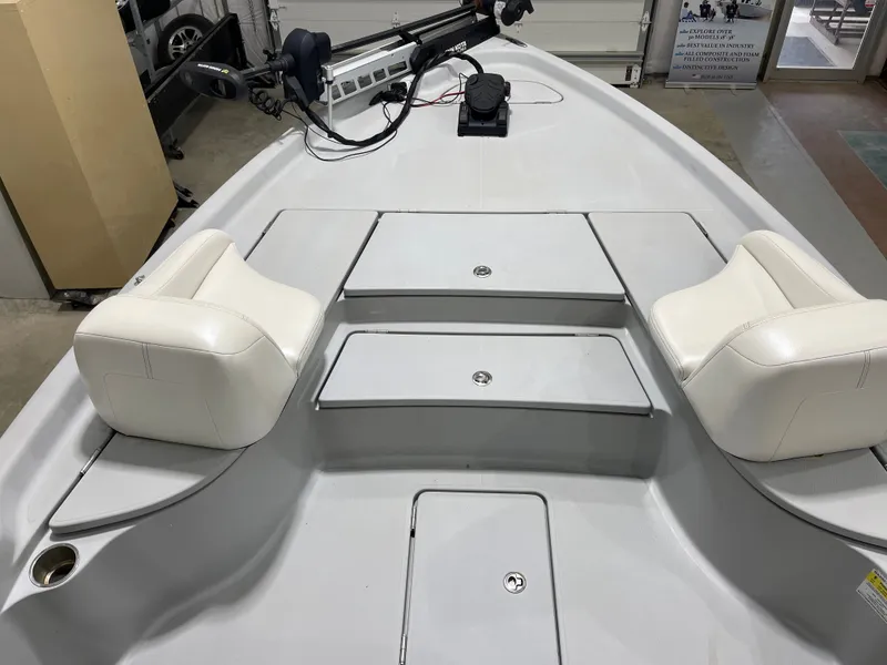 Slide: The Image of Blue Wave 2400 Pure Bay 2020 - 17