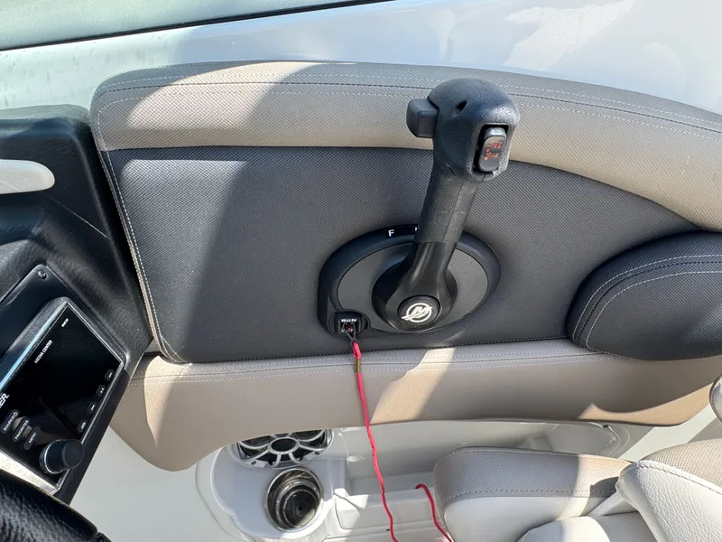 Slide: The Image of Crownline Boats 265 SS 2020 - 30