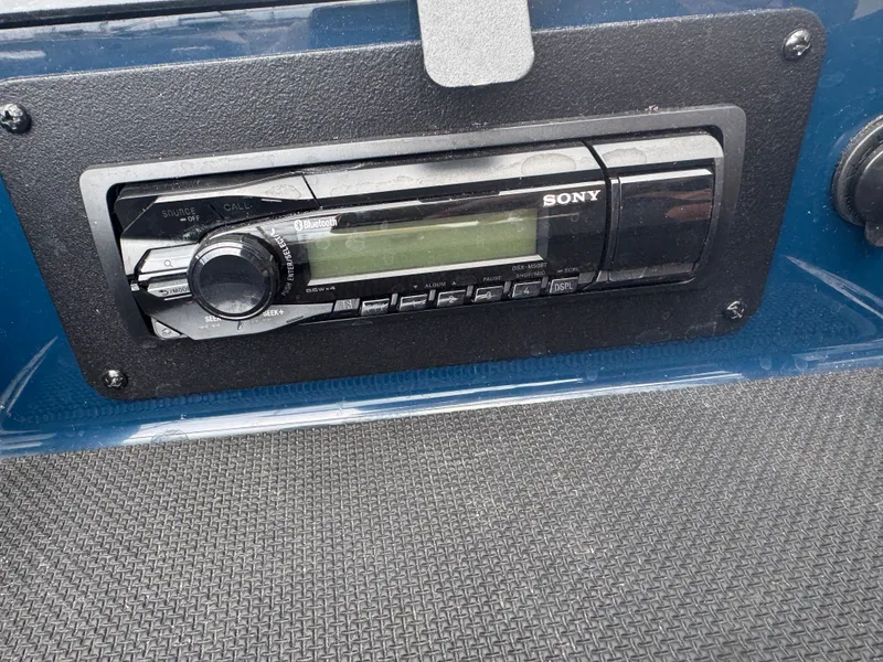 Slide: The Image of Glastron GT 180 2016 - 23