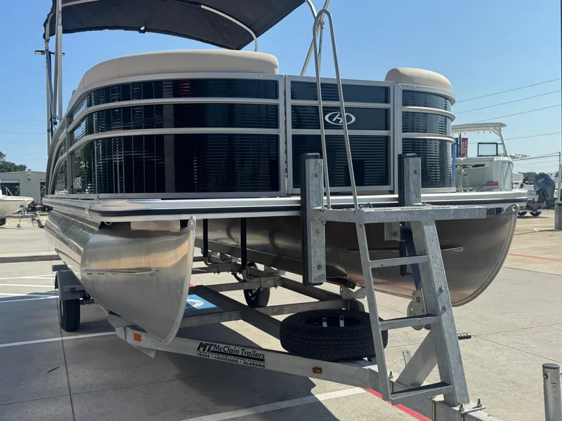 Slide: The Image of Harris Cruiser 210 2023 - 5