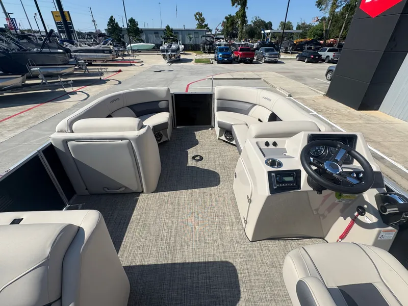 Slide: The Image of Harris Cruiser 210 2023 - 9