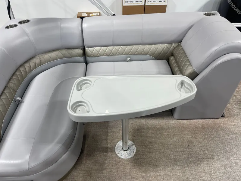 Slide: The Image of Ranger RP220FC 2021 - 14