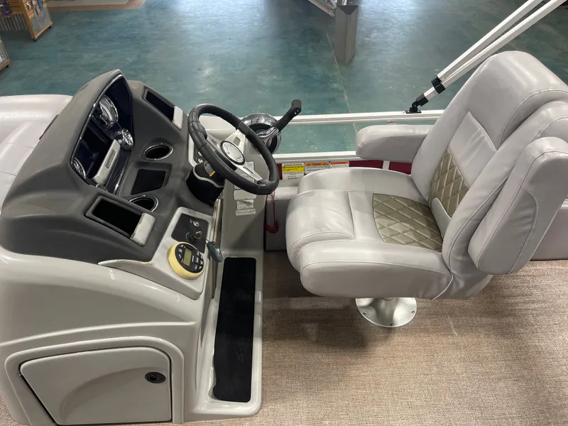 Slide: The Image of Ranger RP220FC 2021 - 8