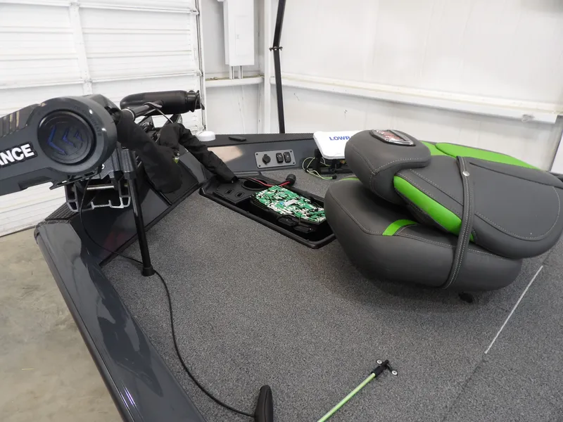 Slide: The Image of Ranger Boats RT188C 2023 - 10