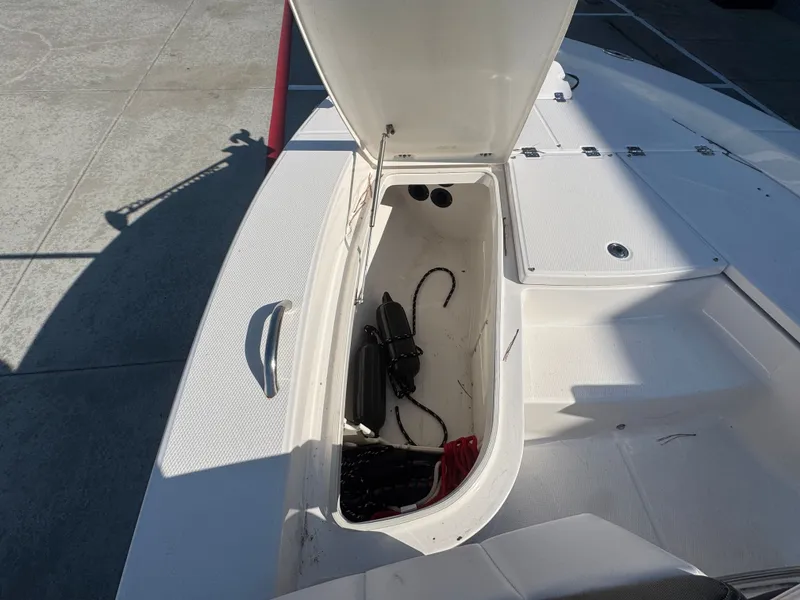 Slide: The Image of Robalo 206 Cayman 2019 - 25