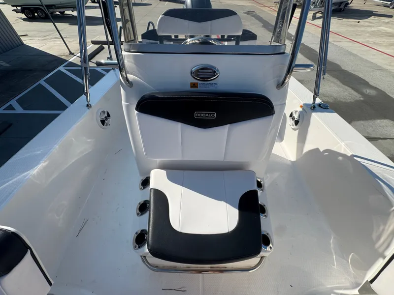 Slide: The Image of Robalo 206 Cayman 2019 - 27