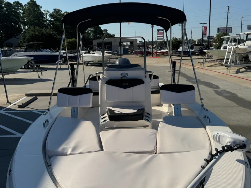 Slide: The Image of Robalo 206 Cayman 2019 - 29