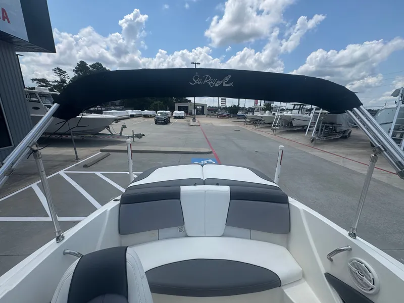 Slide: The Image of Sea Ray 185 Sport 2011 - 26