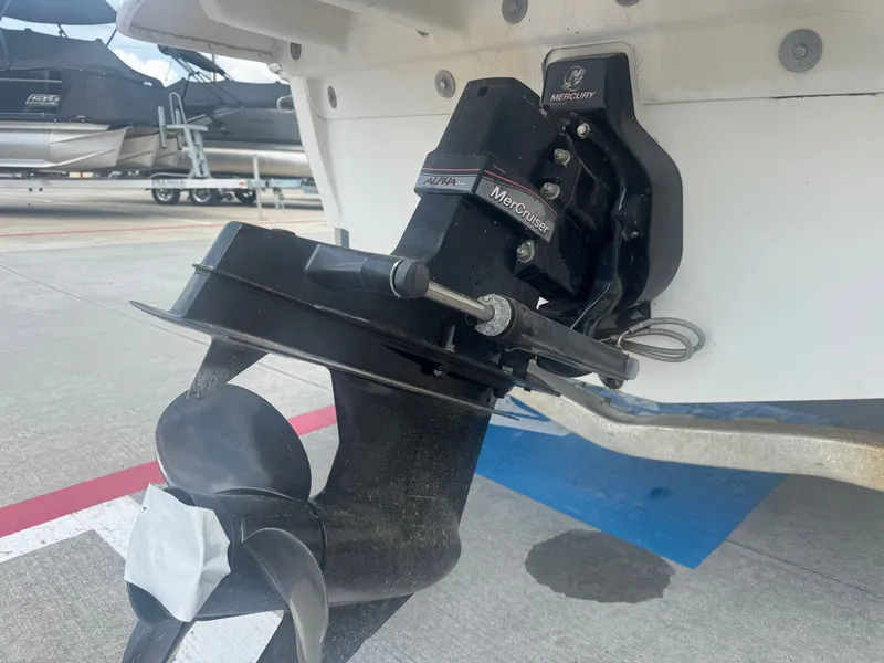 Slide: The Image of Sea Ray 185 Sport 2011 - 28