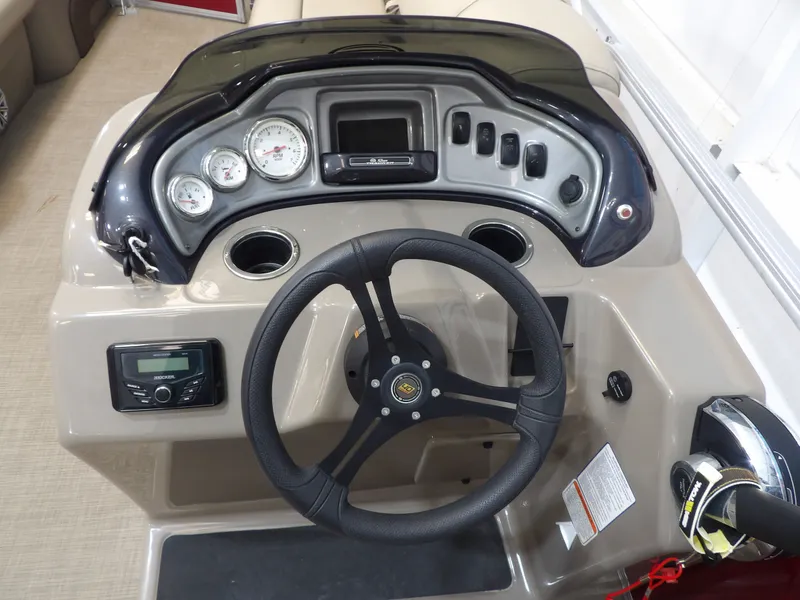 Slide: The Image of Sun Tracker Party Barge 20 DLX 2023 - 16