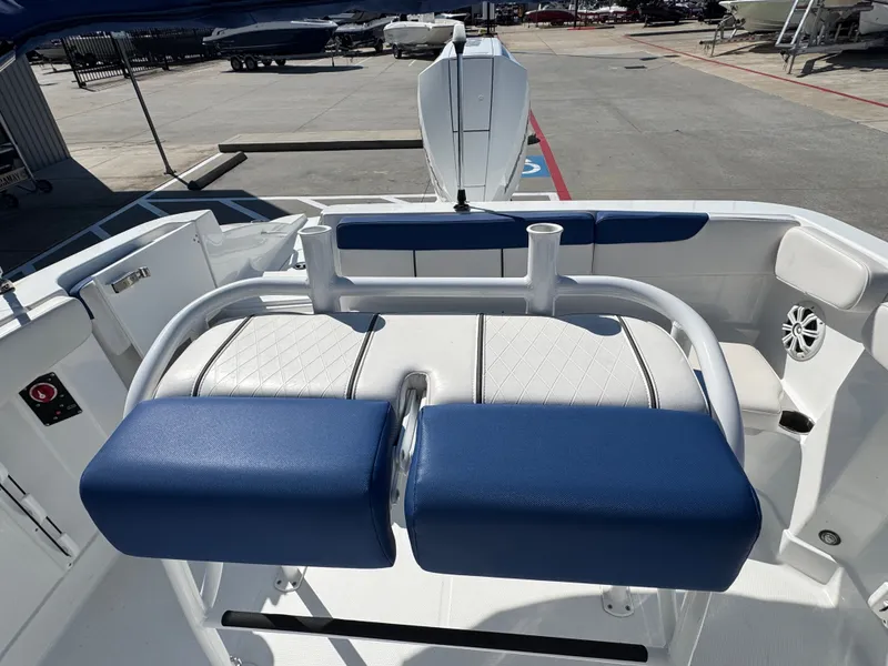 Slide: The Image of Tahoe 2150 CC 2020 - 17