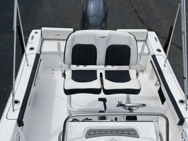 Slide: The Image of Tidewater 198 CC Adventure 2025 - 20