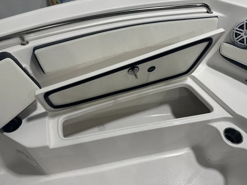 Slide: The Image of Tidewater 210 CC Adventure 2025 - 28