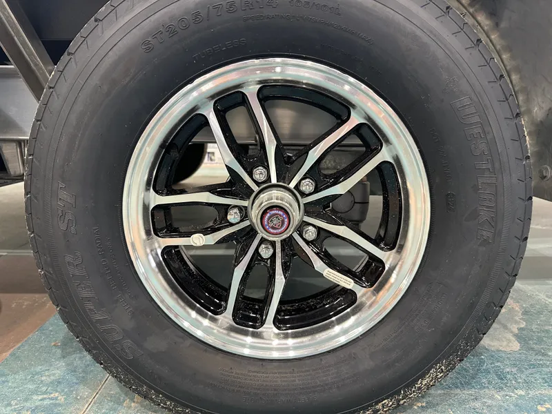 Slide: The Image of Tidewater 210 CC Adventure 2025 - 12