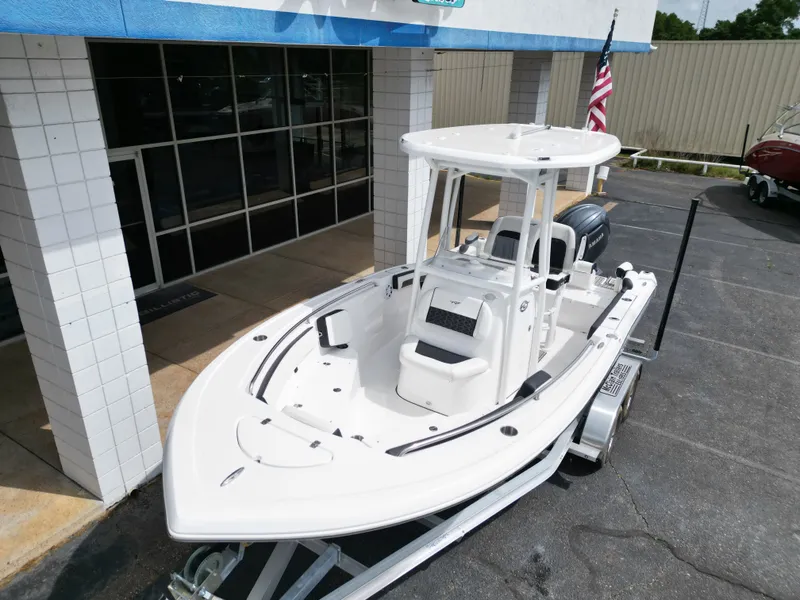 Slide: The Image of Tidewater 210 LXF 2025 - 5