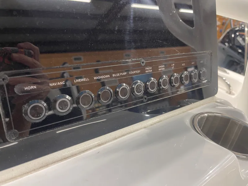 Slide: The Image of Tidewater 210 LXF 2025 - 20