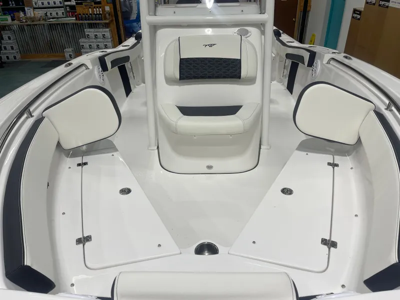 Slide: The Image of Tidewater 210 LXF 2025 - 29