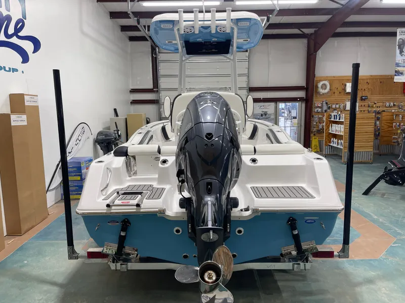 Slide: The Image of Tidewater 210 LXF 2025 - 8