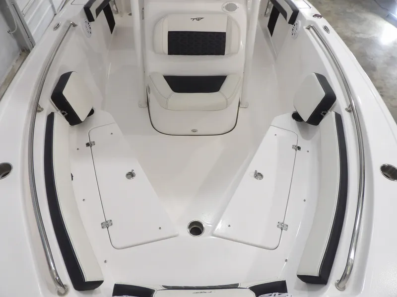 Slide: The Image of Tidewater 210 LXF 2025 - 11