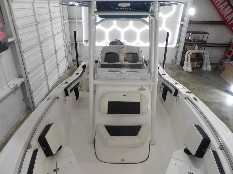 Slide: The Image of Tidewater 210 LXF 2025 - 12