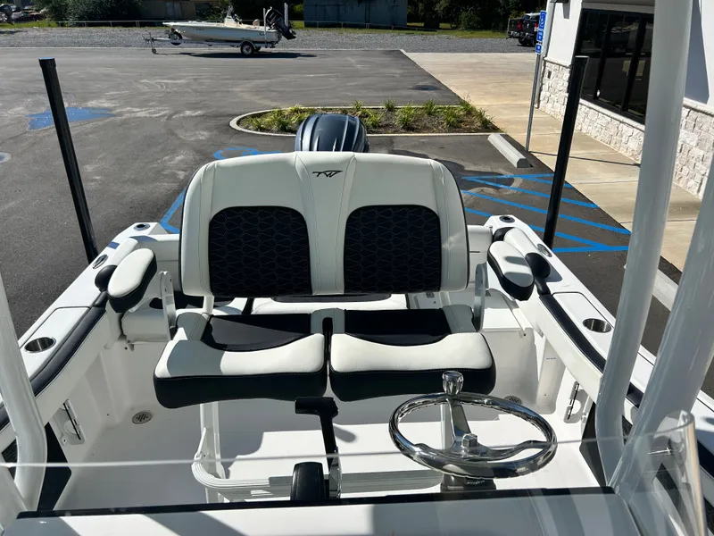 Slide: The Image of Tidewater 210 LXF 2025 - 21