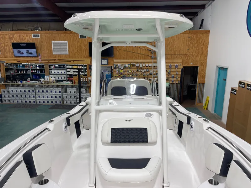 Slide: The Image of Tidewater 220 LXF 2025 - 34