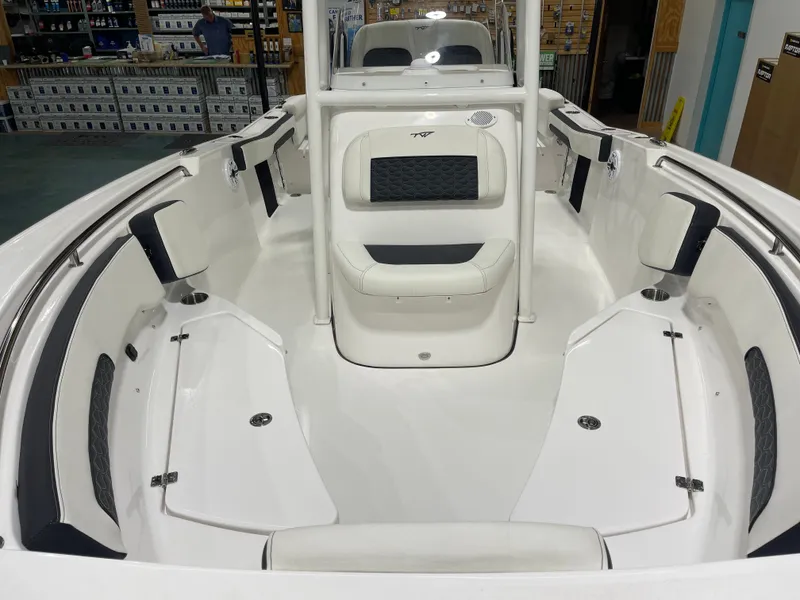 Slide: The Image of Tidewater 220 LXF 2025 - 39