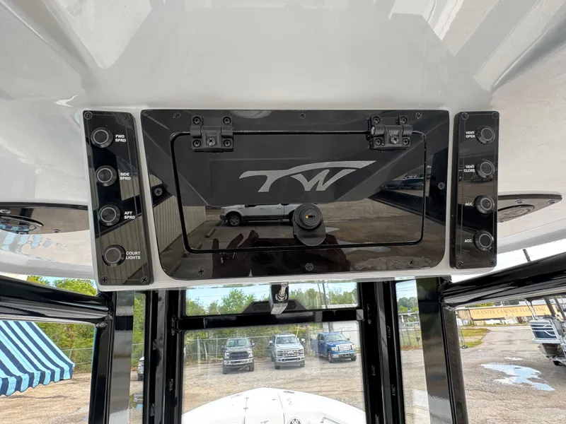 Slide: The Image of Tidewater 232 CC Adventure 2026 - 19