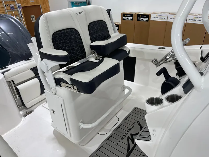 Slide: The Image of Tidewater 232 CC Adventure 2025 - 13