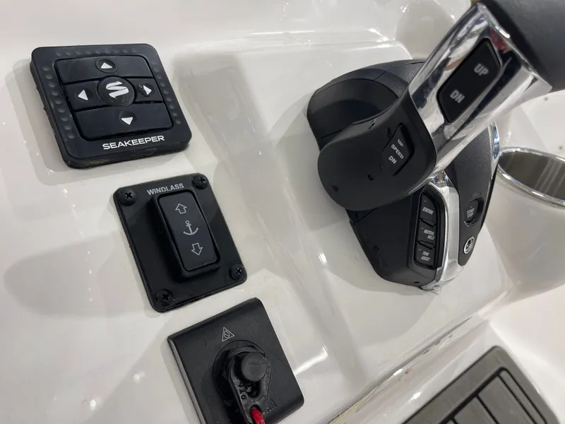 Slide: The Image of Tidewater 232 CC Adventure 2025 - 17