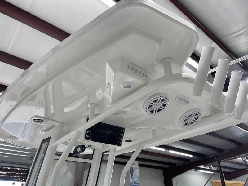 Slide: The Image of Tidewater 232 CC Adventure 2025 - 7