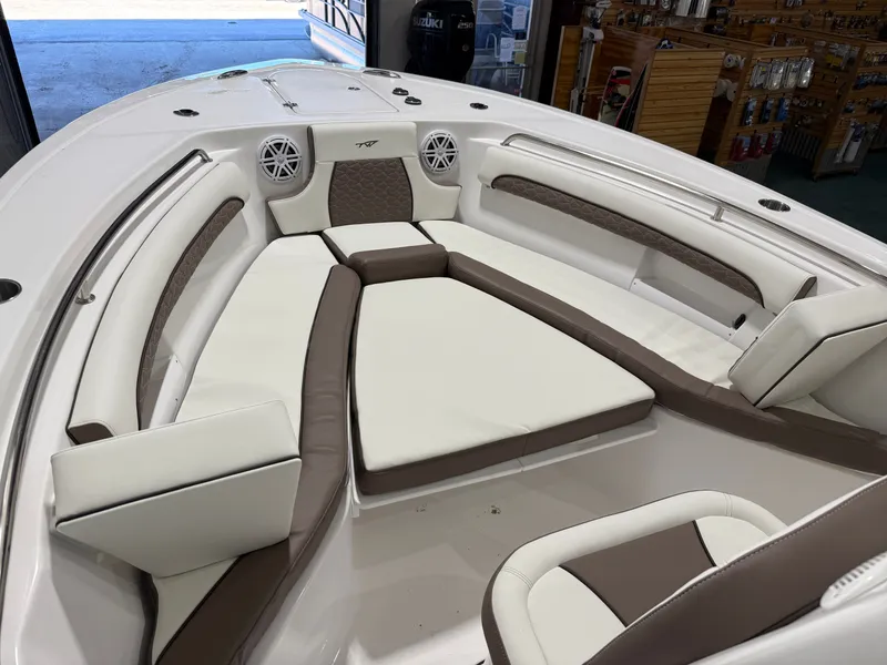 Slide: The Image of Tidewater 232 LXF 2025 - 37