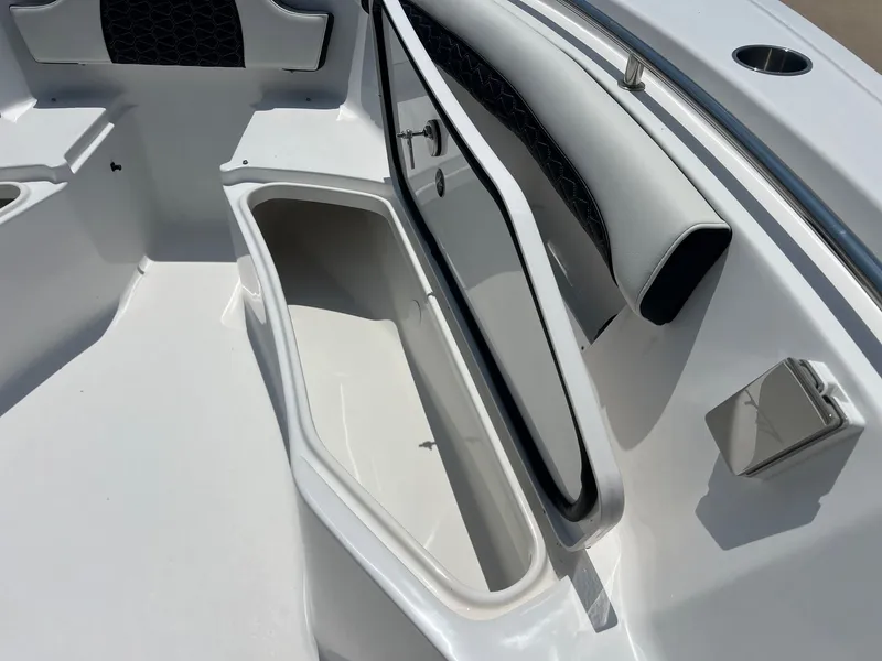 Slide: The Image of Tidewater 232 LXF 2025 - 15