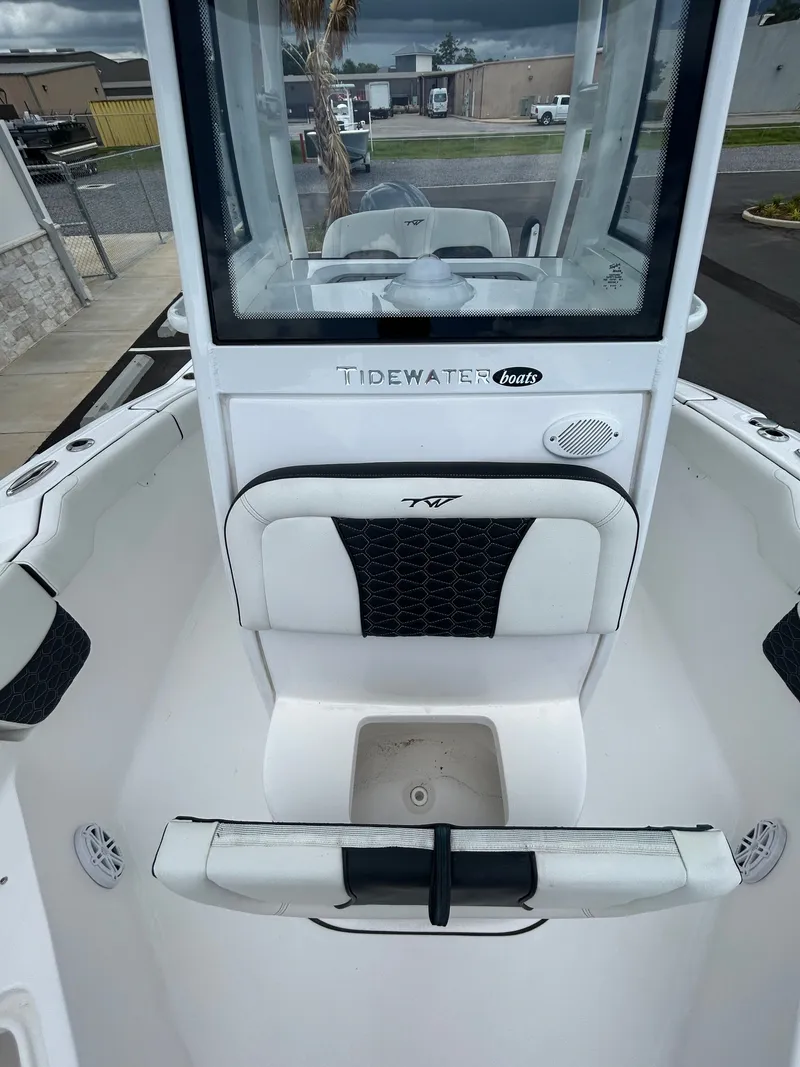 Slide: The Image of Tidewater 232 LXF 2025 - 19