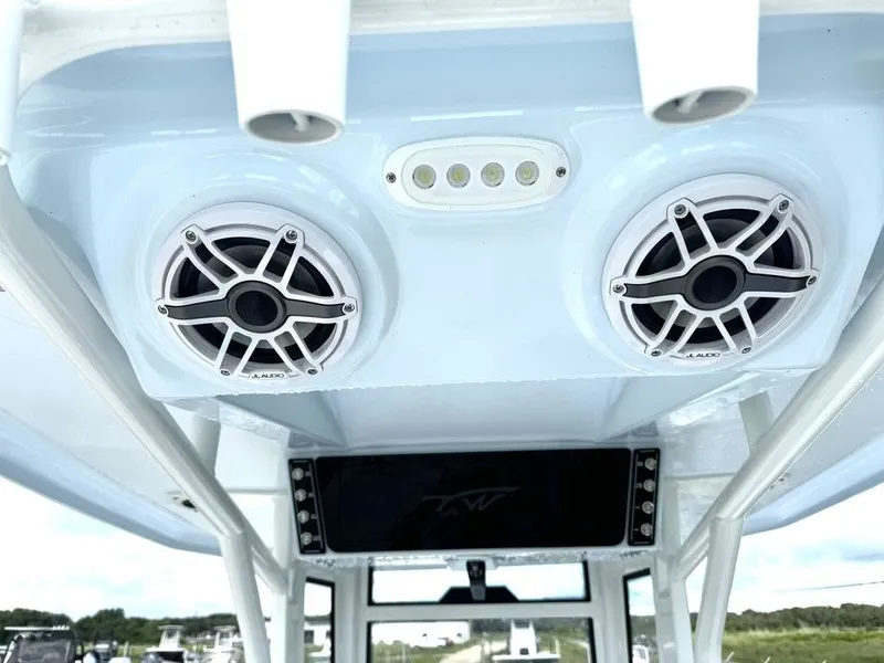 Slide: The Image of Tidewater 2410 Bay Max 2025 - 18