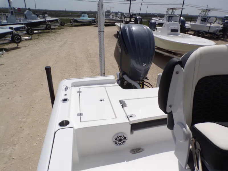 Slide: The Image of Tidewater 2410 Bay Max 2025 - 28