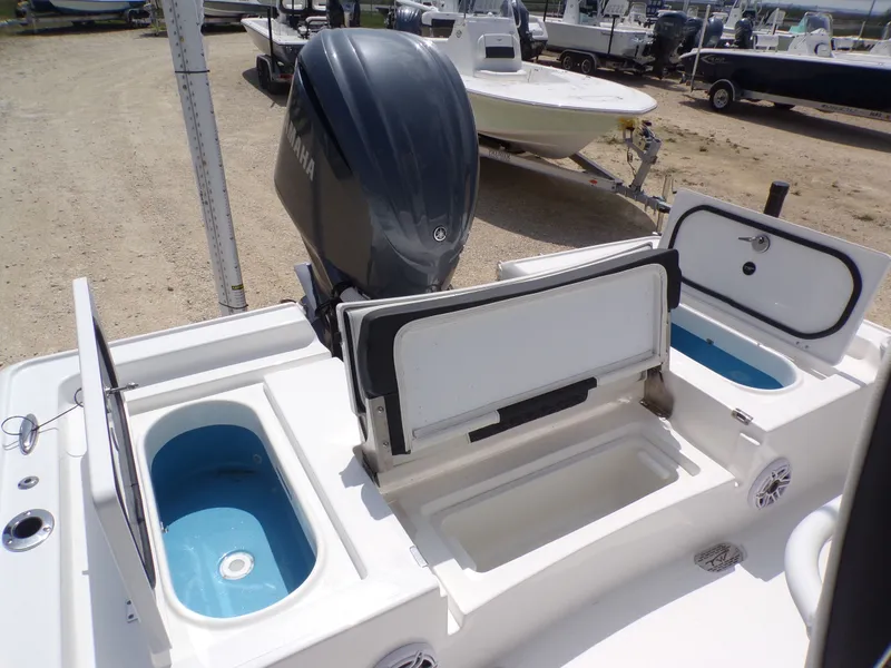 Slide: The Image of Tidewater 2410 Bay Max 2025 - 30