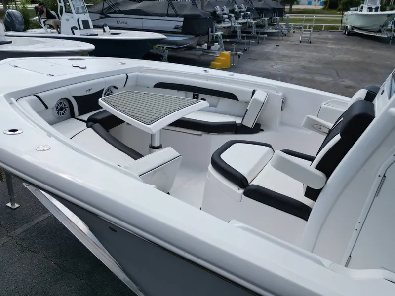 Slide: The Image of Tidewater 272 LXF 2025 - 48