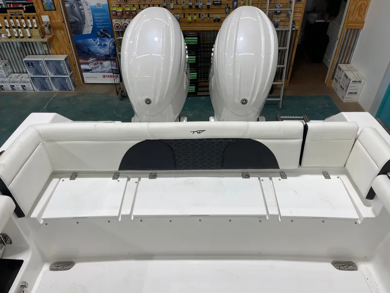 Slide: The Image of Tidewater 272 LXF 2025 - 12