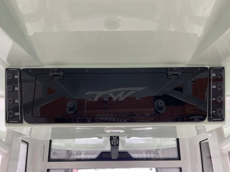 Slide: The Image of Tidewater 272 LXF 2025 - 31