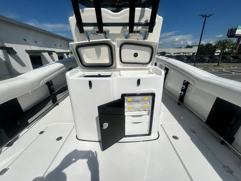 Slide: The Image of Tidewater 282 CC Adventure 2026 - 17