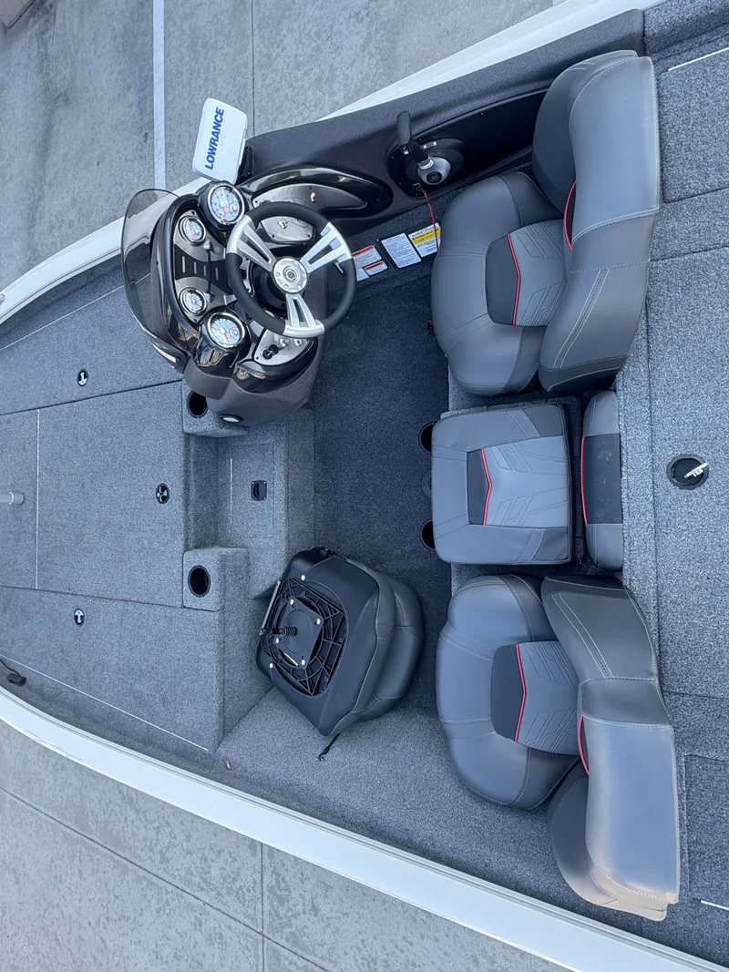 Slide: The Image of Tracker Pro 190 TE 2022 - 13