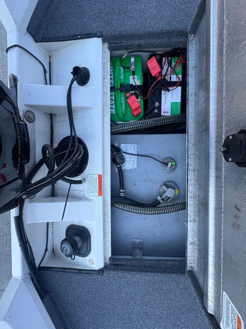 Slide: The Image of Tracker Pro 190 TE 2022 - 15