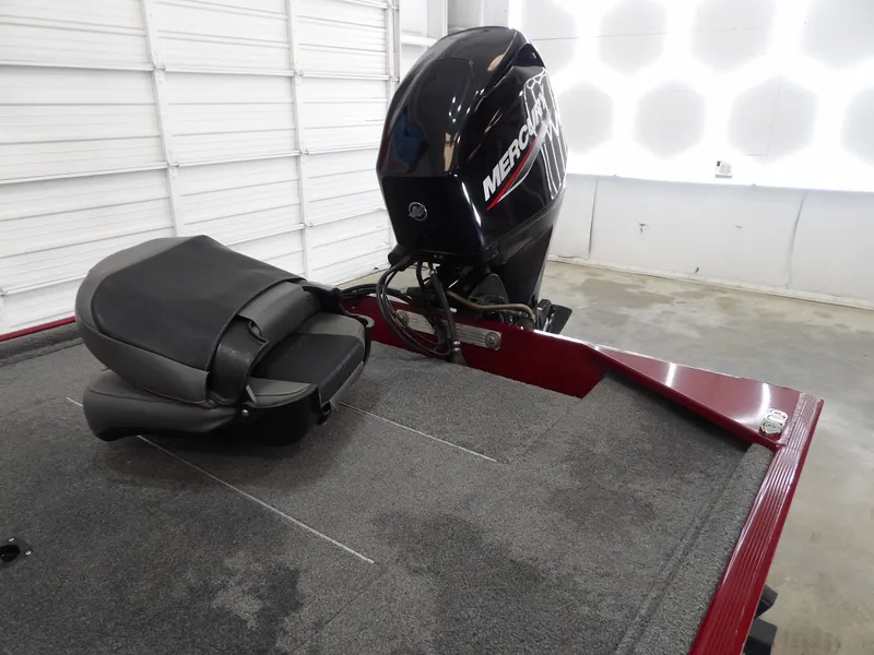 Slide: The Image of Tracker Bass Tracker Classic Limited 2022 - 15